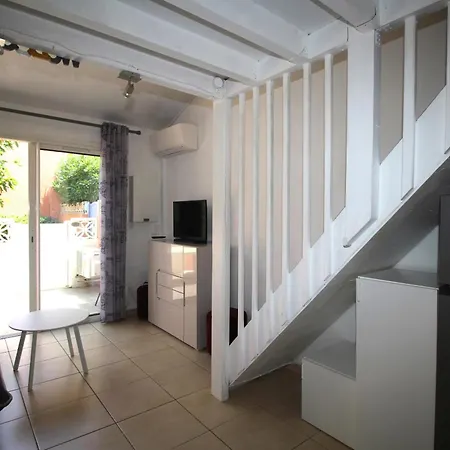 CORAUX - Maisonnette 4 pers avec piscine et parking-2